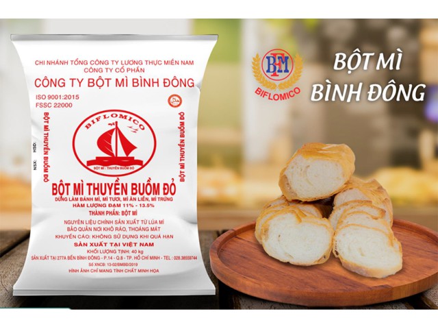 Thuyền buồm đỏ
