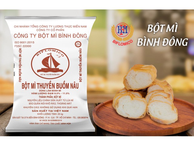 Thuyền buồm nâu
